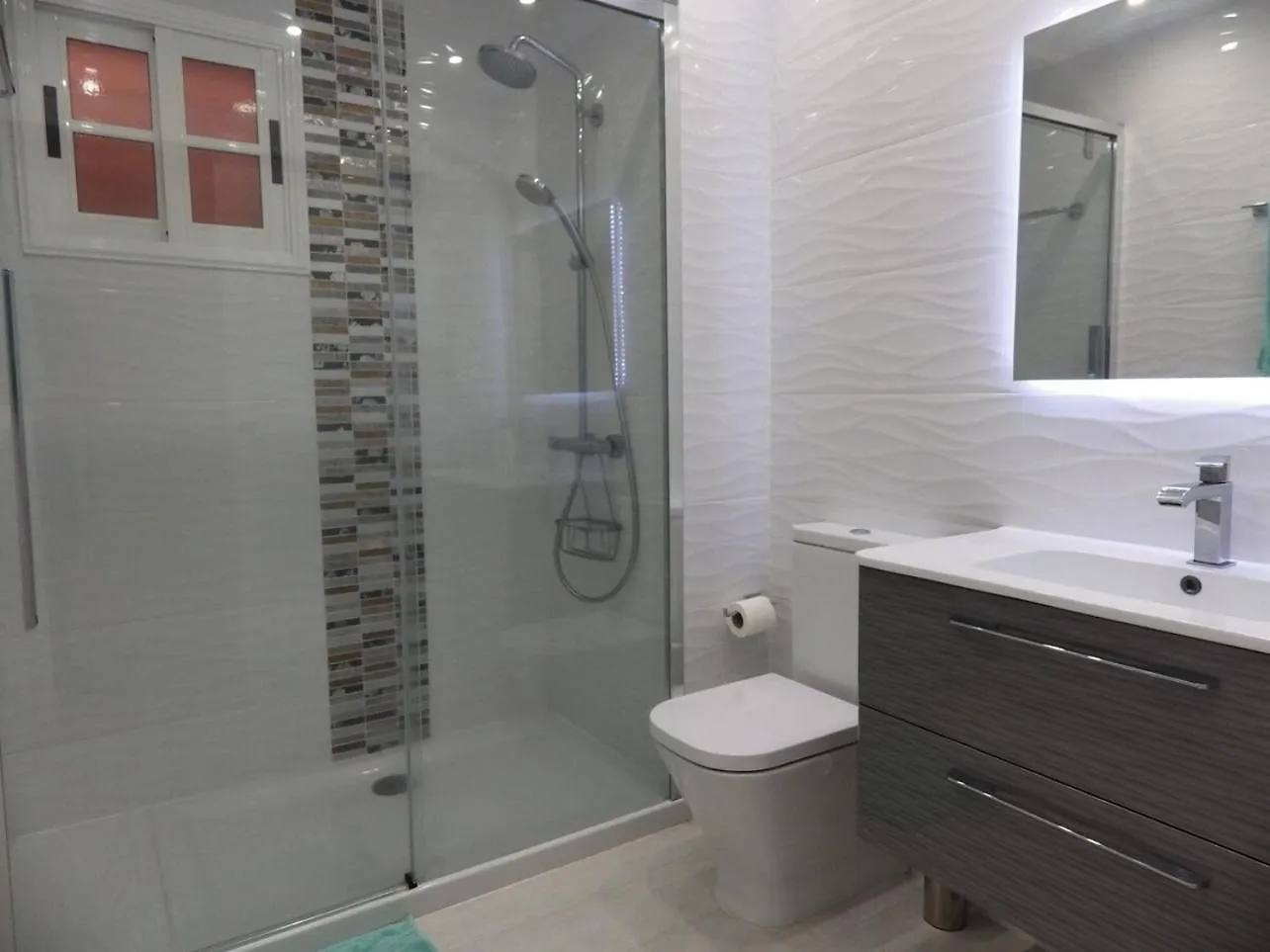 Stunning 2 Bedroom Apt In Los Cristianos K203 Apartmán Los Cristianos (Tenerife)